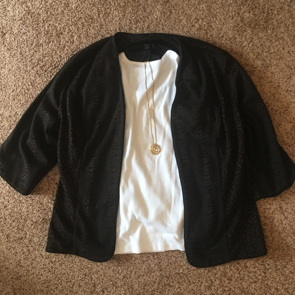 Preswick and Moore animal print cardigan - Picture 2 of 4